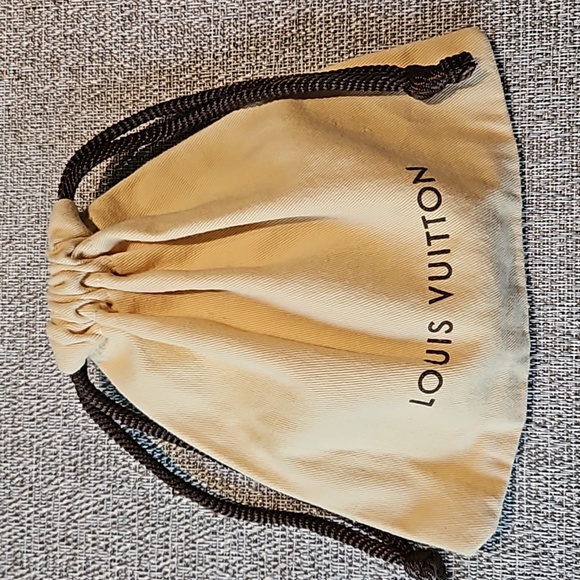 Louis Vuitton Pink Sparkly Resin Bangle Bracelet Silver Logo Studs w/Dustbag - Picture 6 of 6